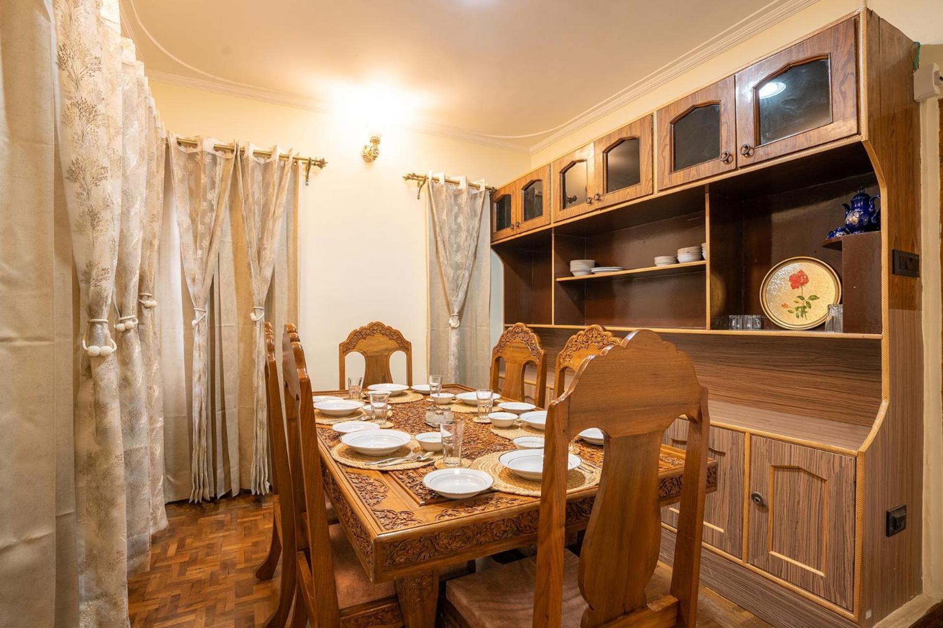 Stayvista At Pinewood Villa - Pet Friendly Villa With Lawn & Pool Table Srīnagar Екстериор снимка