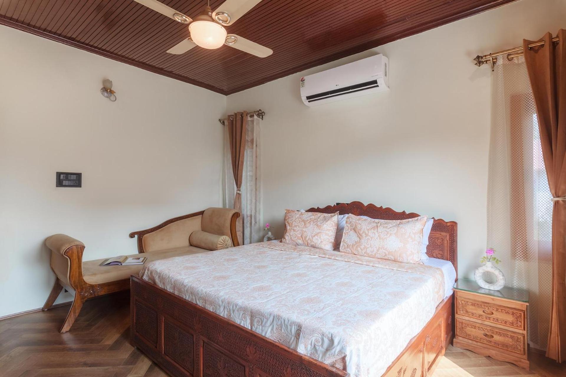 Stayvista At Pinewood Villa - Pet Friendly Villa With Lawn & Pool Table Srīnagar Екстериор снимка