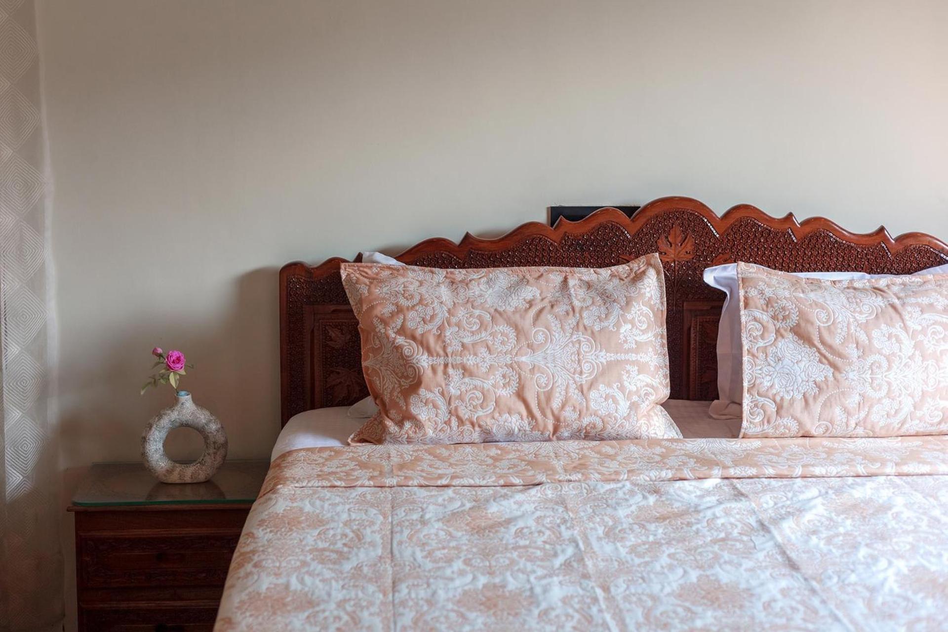 Stayvista At Pinewood Villa - Pet Friendly Villa With Lawn & Pool Table Srīnagar Екстериор снимка
