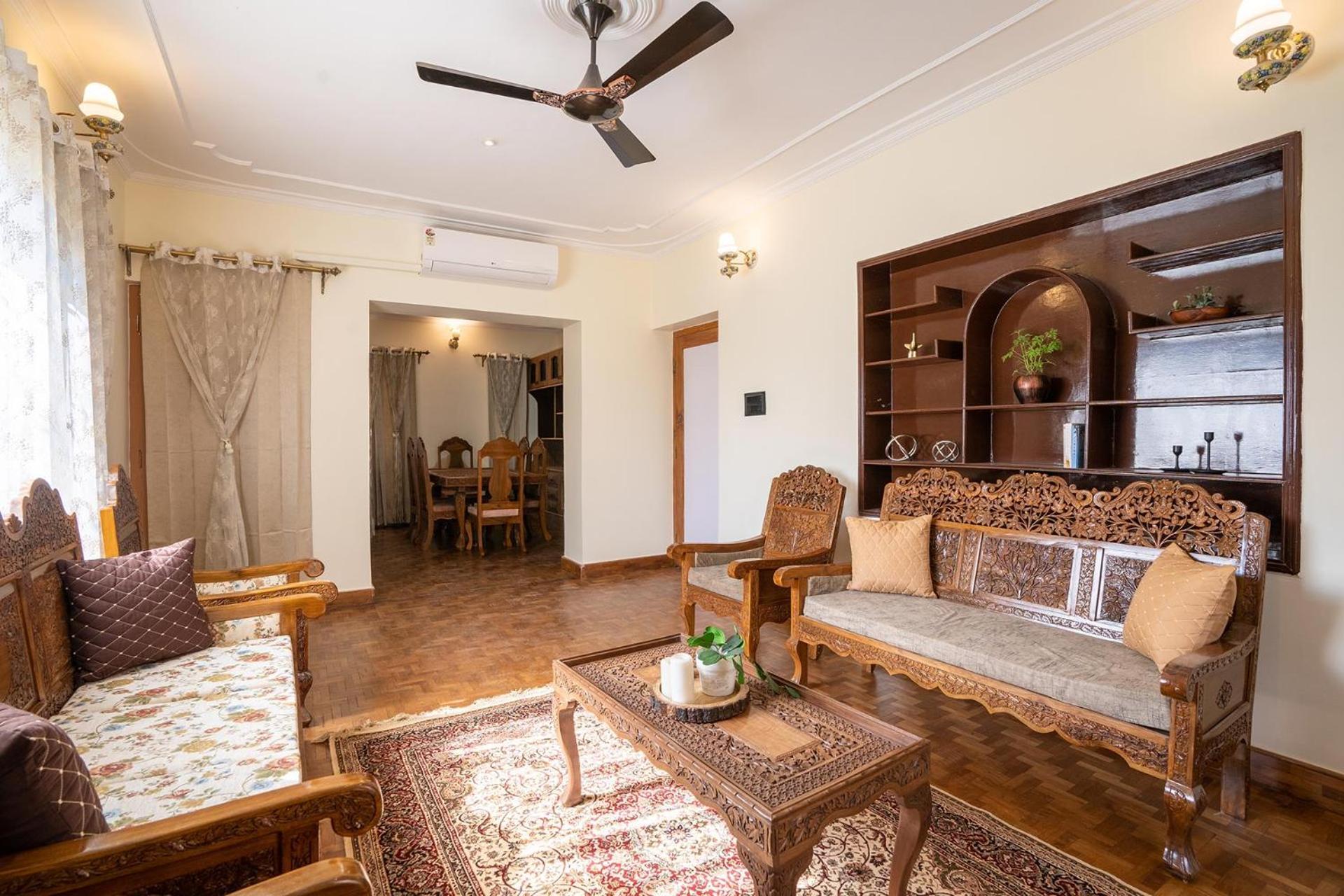 Stayvista At Pinewood Villa - Pet Friendly Villa With Lawn & Pool Table Srīnagar Екстериор снимка