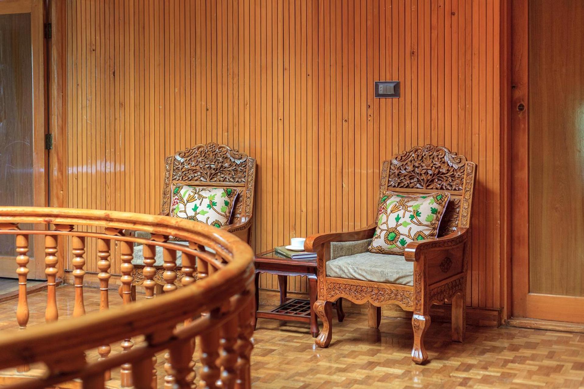Stayvista At Pinewood Villa - Pet Friendly Villa With Lawn & Pool Table Srīnagar Екстериор снимка